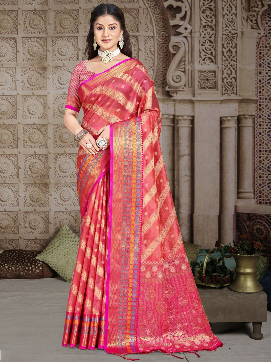 

SANGAM PRINTS Woven Design Zari Silk Blend Tussar Saree, Pink