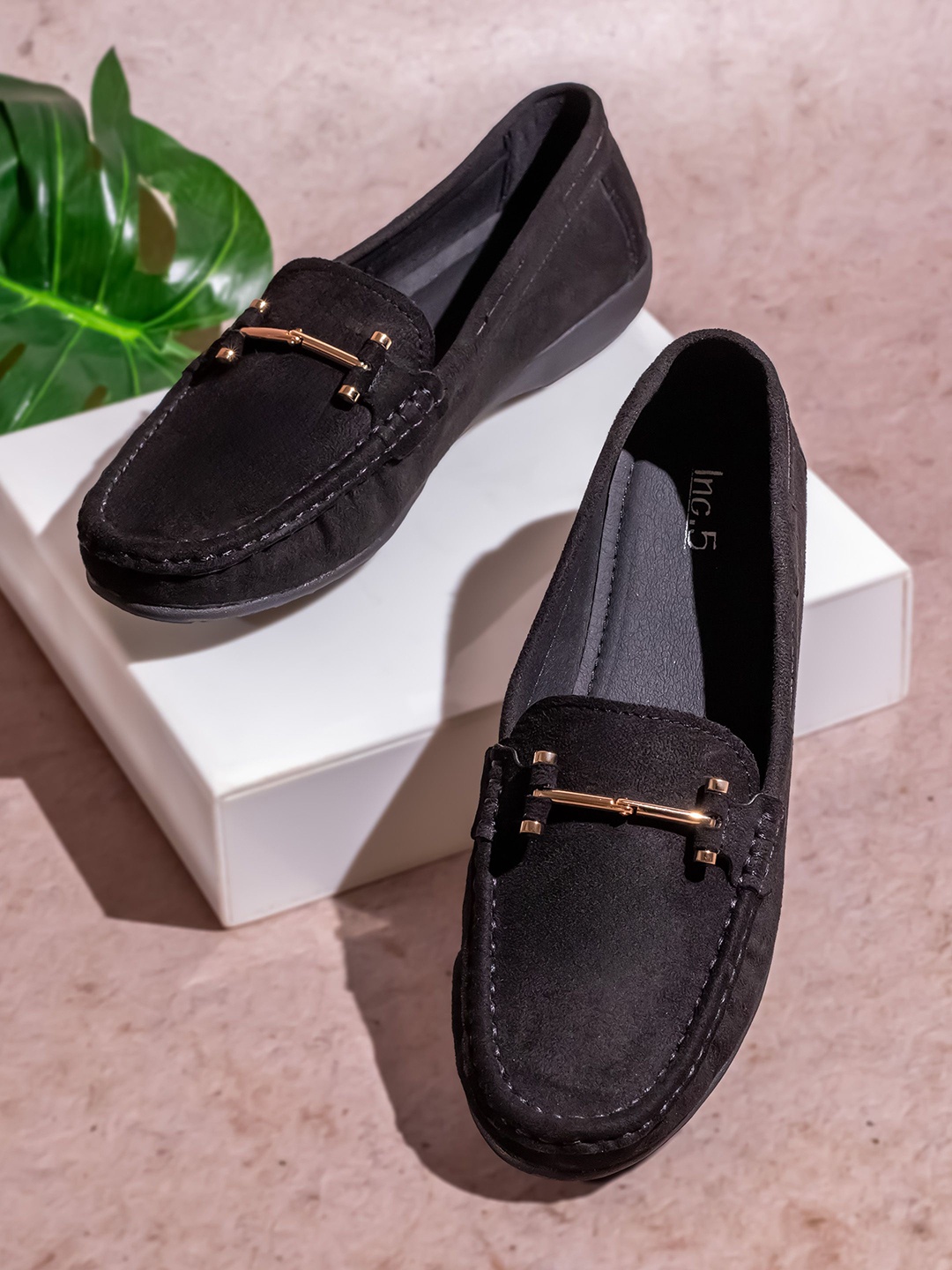 

Inc 5 Women Solid Loafers, Black
