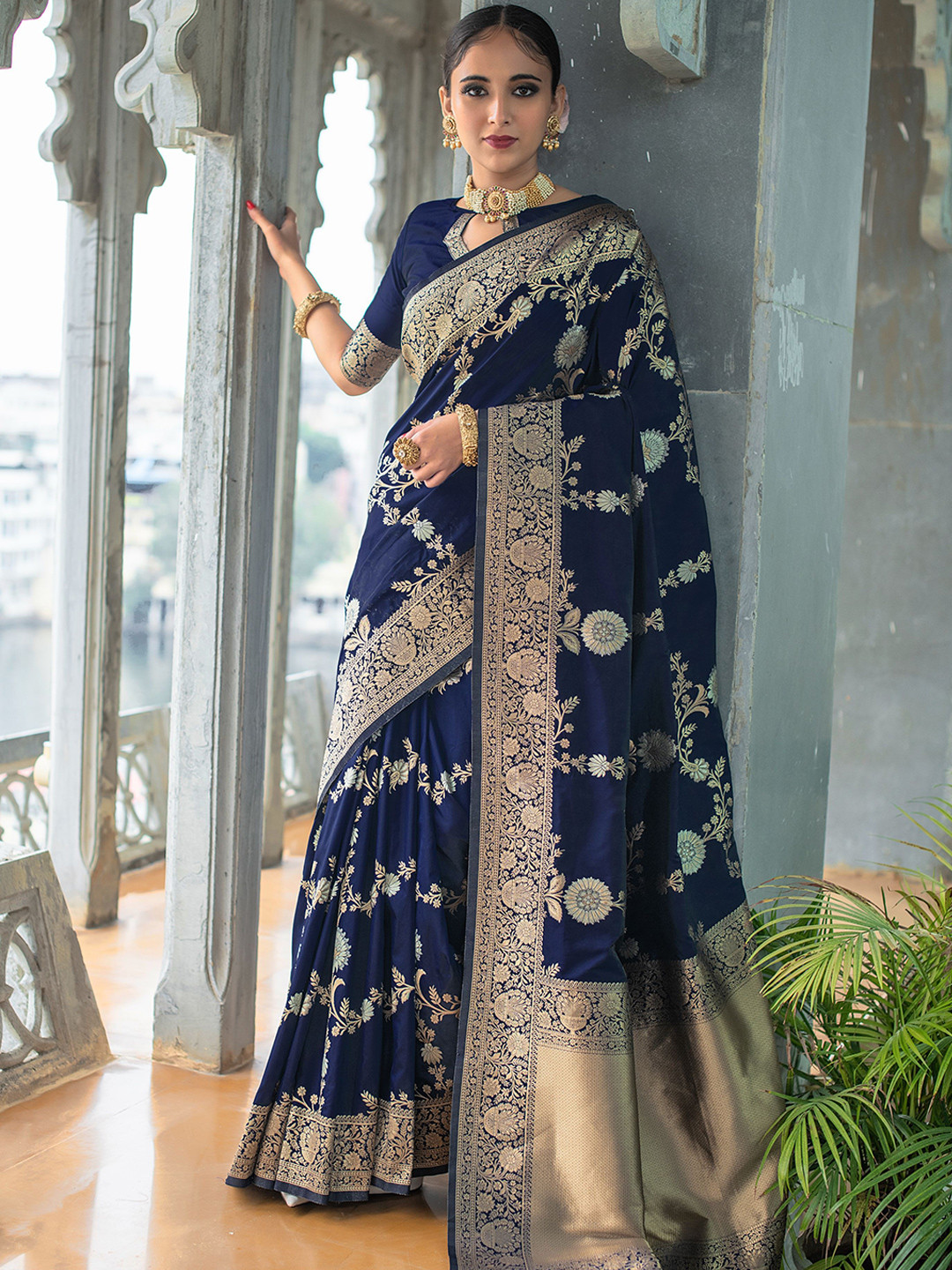 

Kandora Woven Design Zari Pure Silk Banarasi Saree, Navy blue