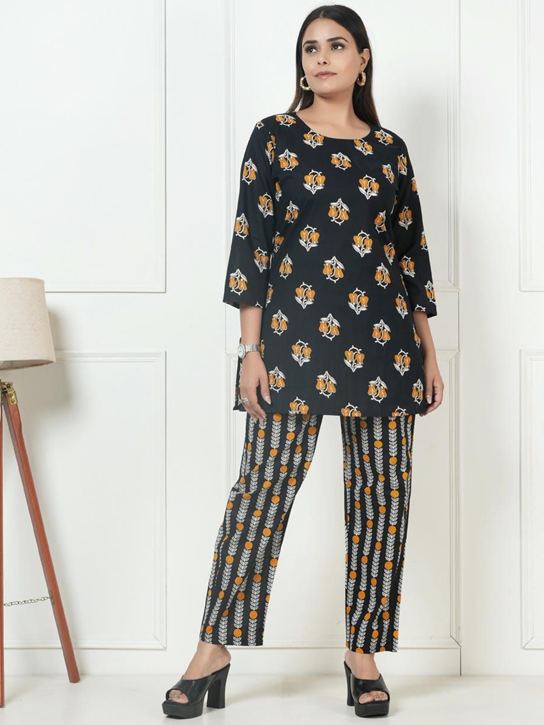 

Kaftanize Women Printed Regular Pure Cotton Kurta With Trousers Set, Black
