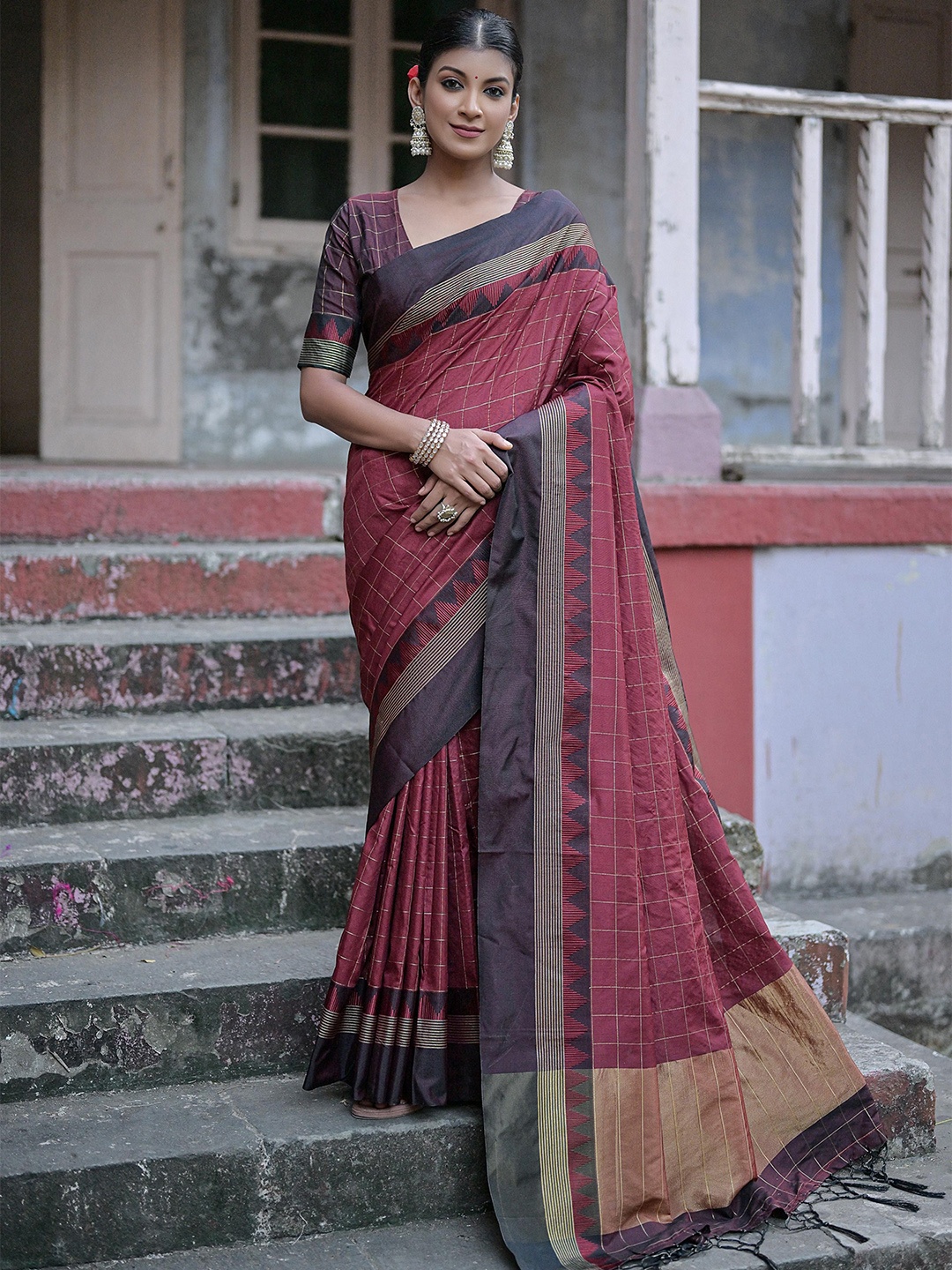 

Kandora Woven Design Pure Silk Saree, Maroon