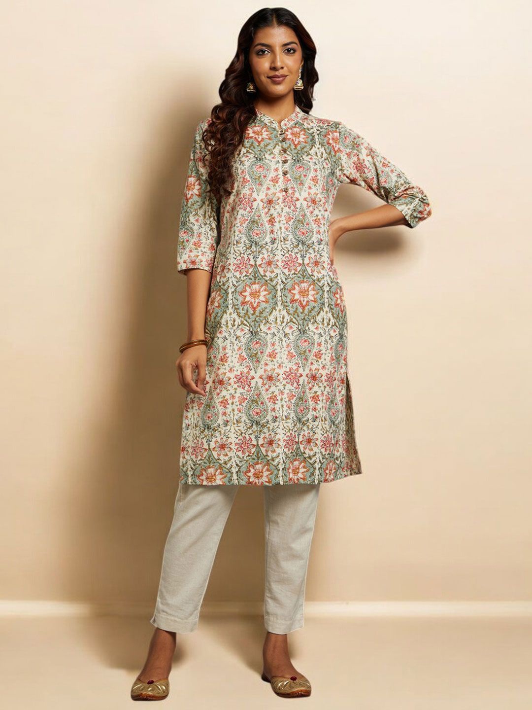 

Chandbaali Women Floral Printed Floral Kurta, Cream