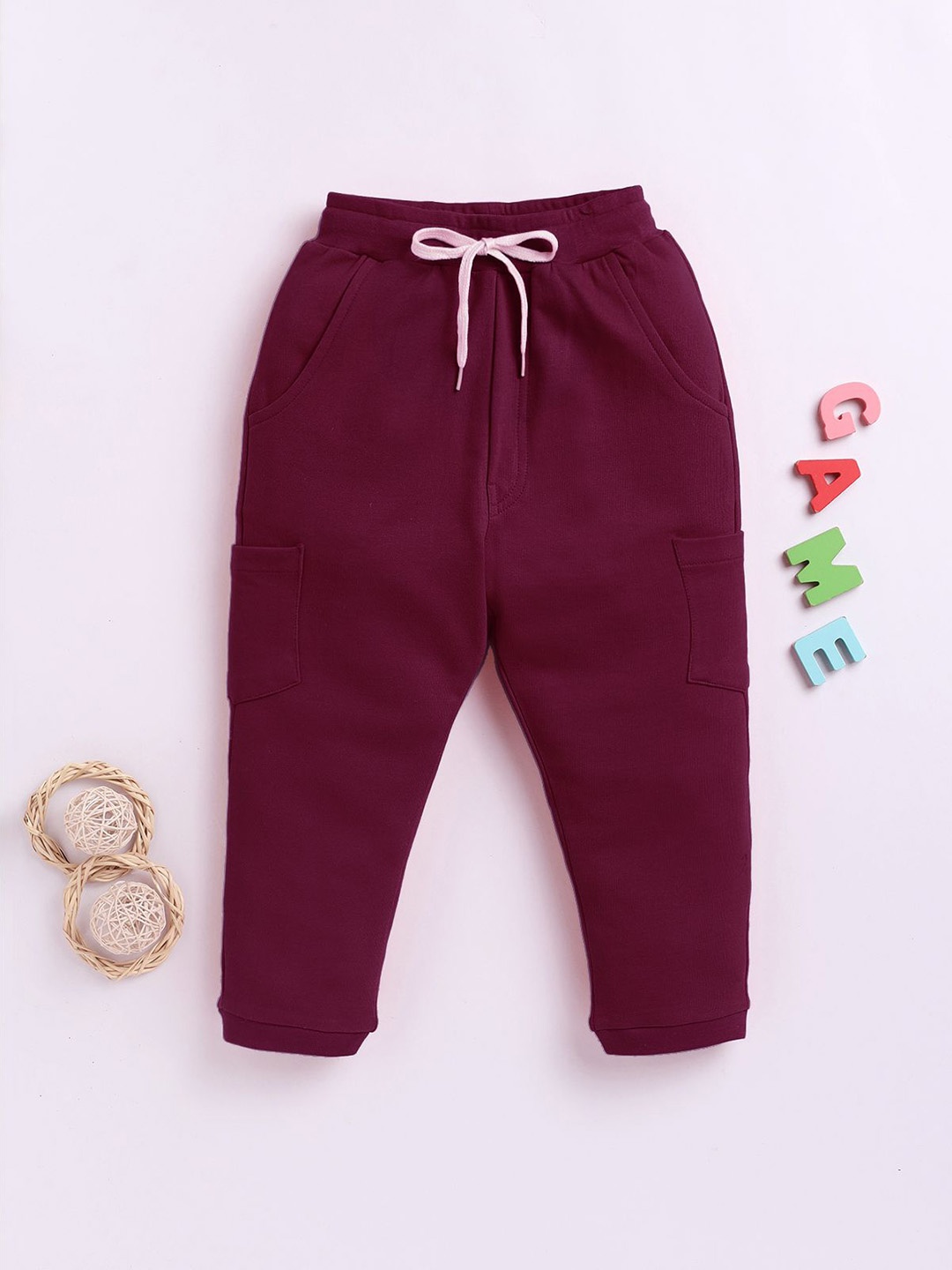 

LITTLE NINJA Boys Solid Regular Fit Mid-Rise Joggers, Maroon