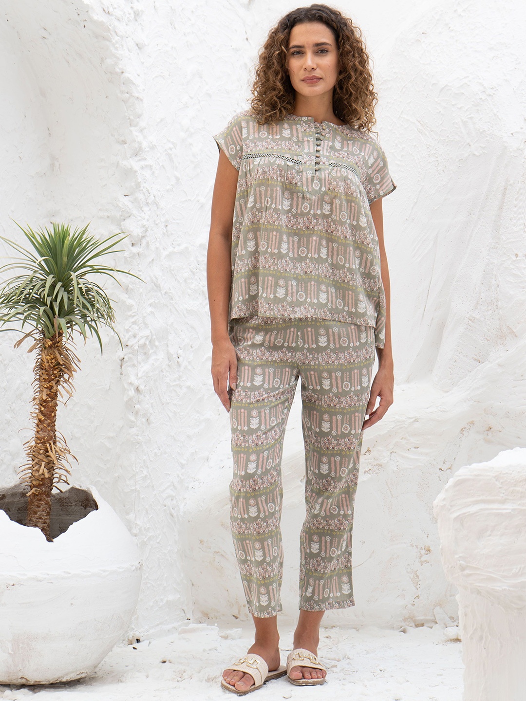

SANSKRUTIHOMES Floral Printed Pure Cotton Top & Trousers, Olive