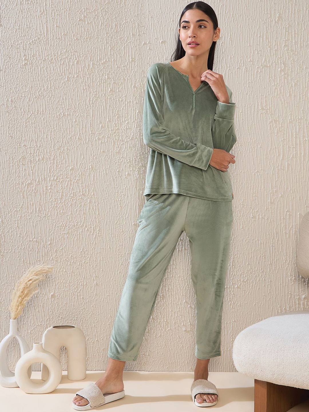 

Sweet Dreams Women Long Sleeves Night suit, Green