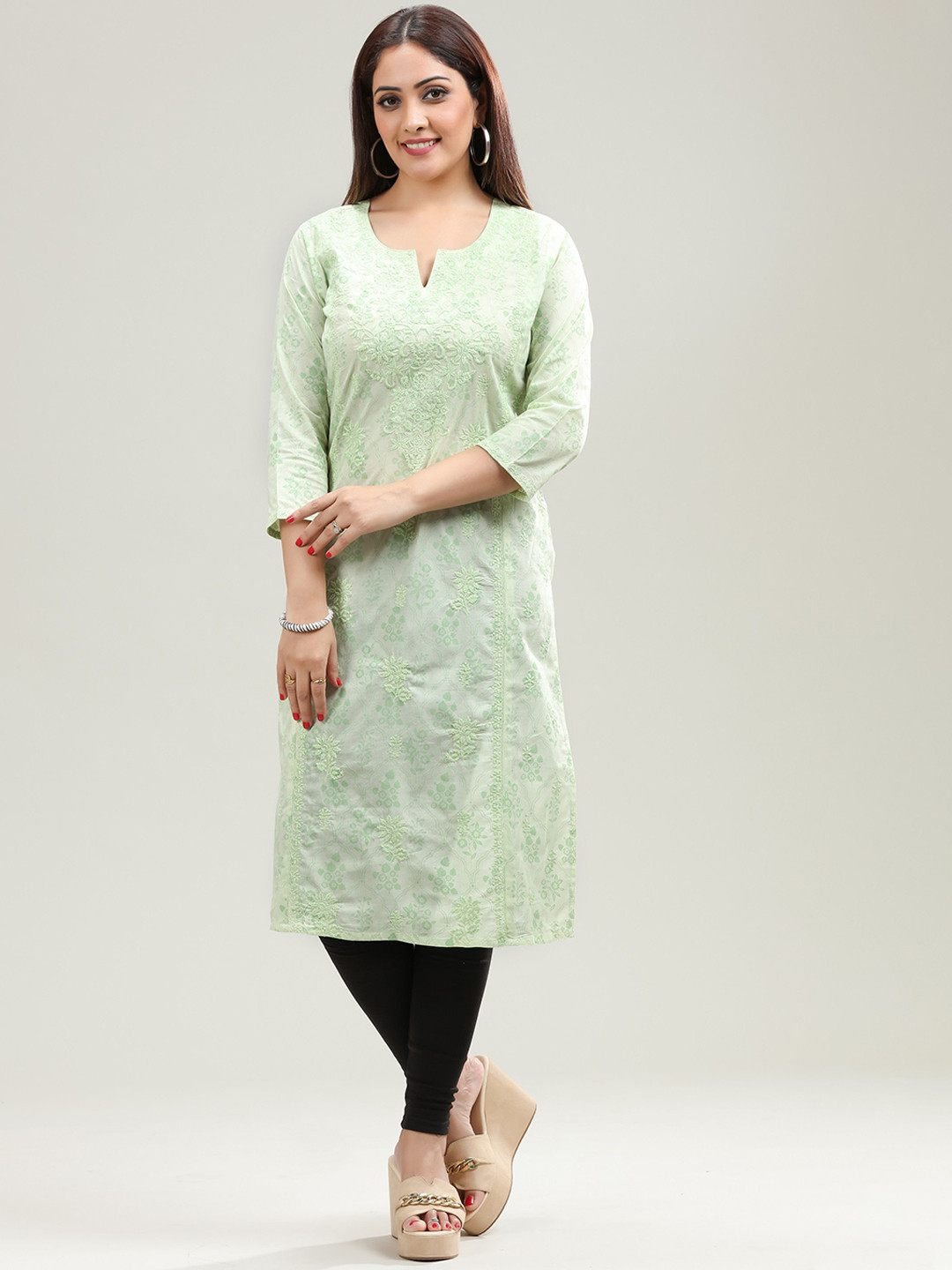 

COTTON CULTURE Women Pure Cotton Floral Embroidered Straight Kurta, Green