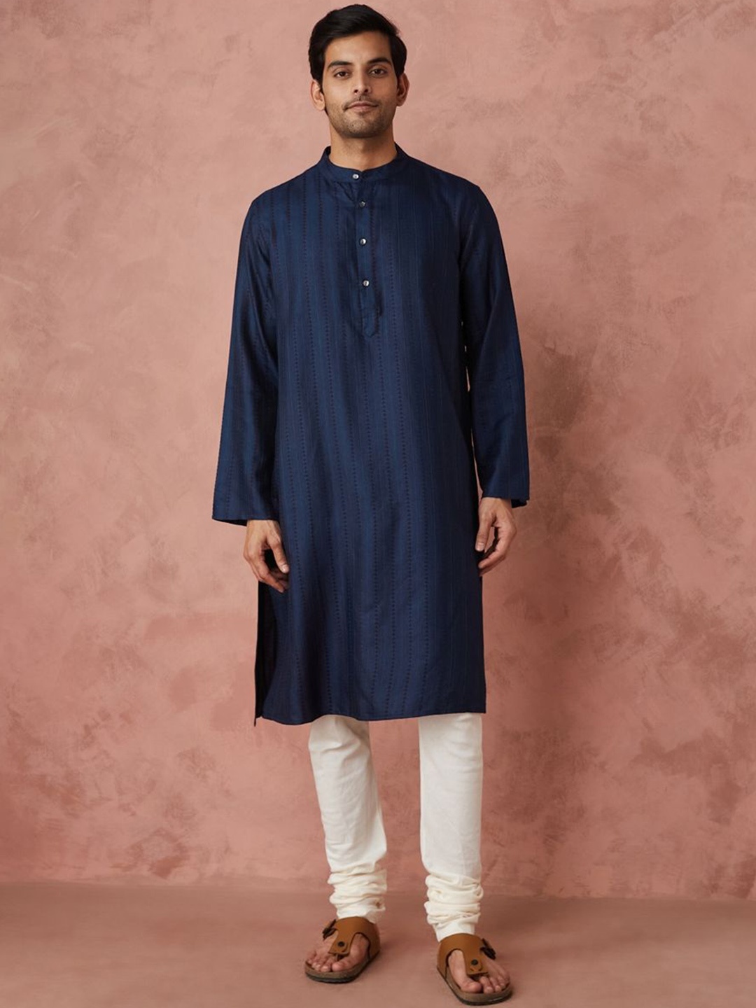 

Fabindia Men Thread Work Kurta, Navy blue