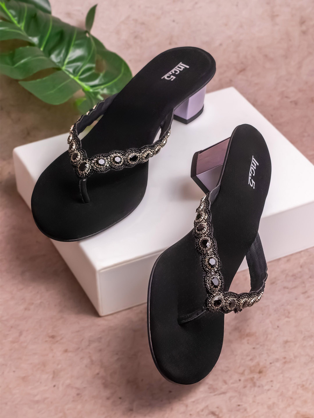 

Inc 5 Womens Embellished Ethnic Block Sandals, Black