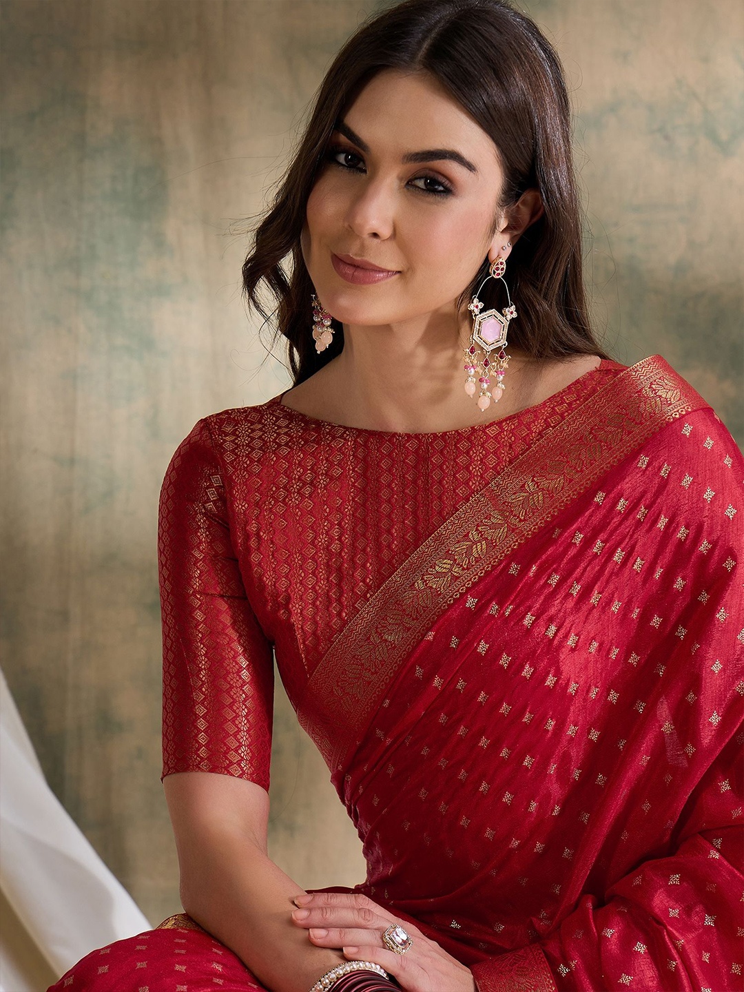 

Sangria Floral Printed Saree, Red