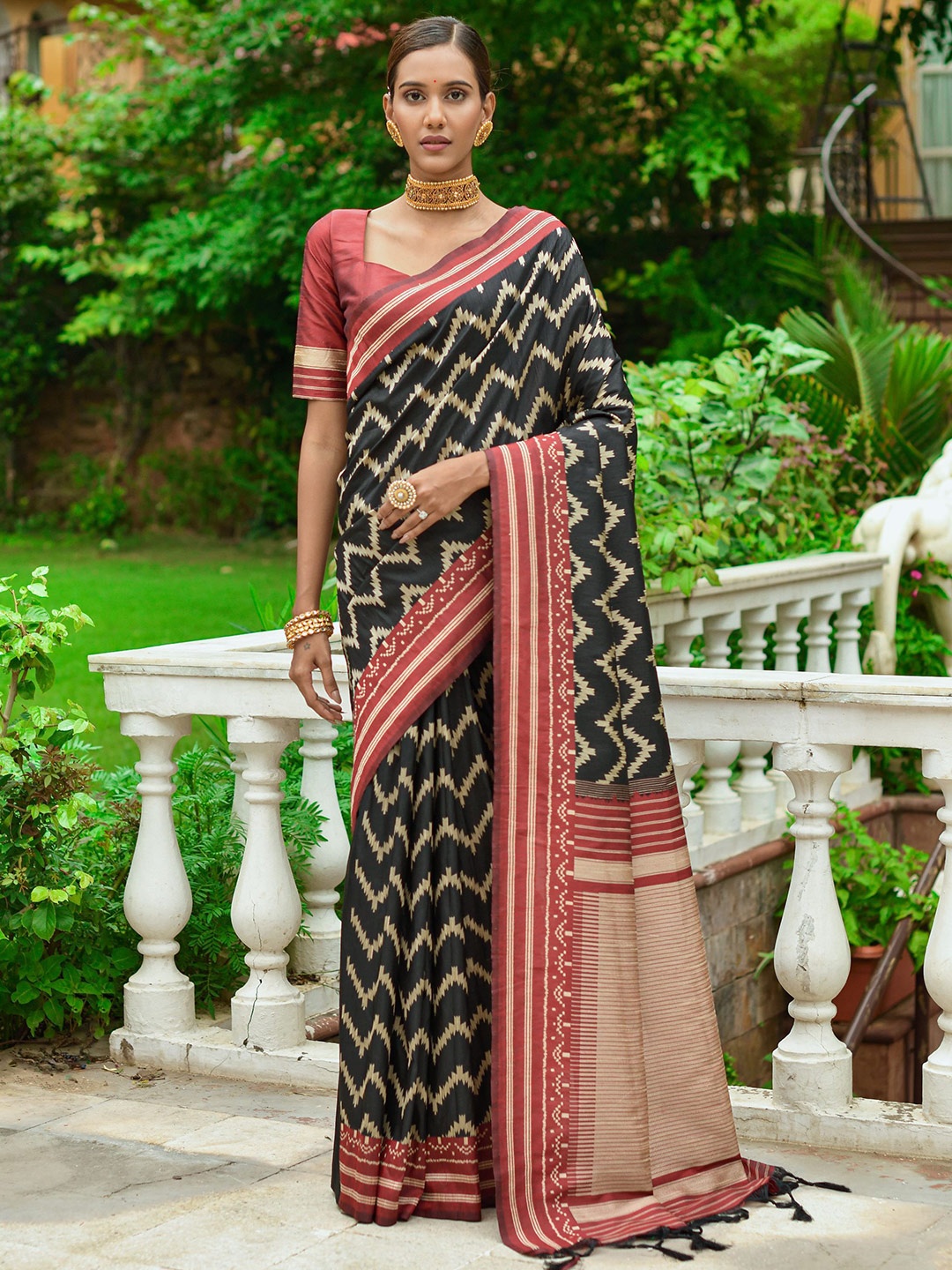 

Kandora Printed Zari Pure Silk Saree, Black