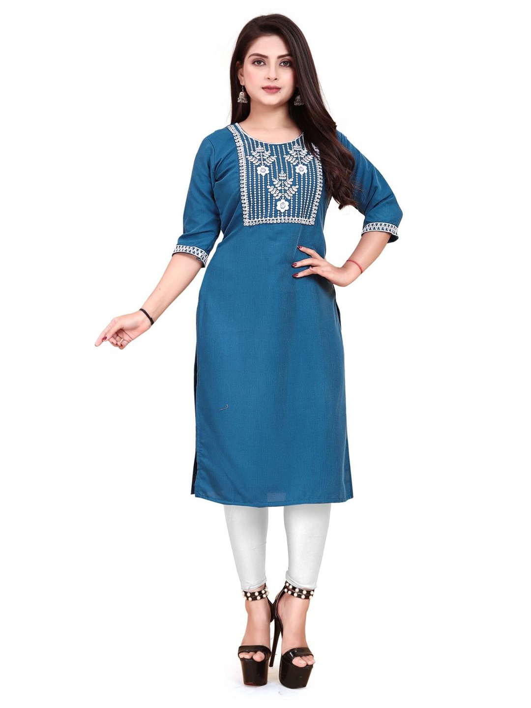 

AKK ENTERPRISE Floral Embroidered Thread Work Straight Kurta, Blue