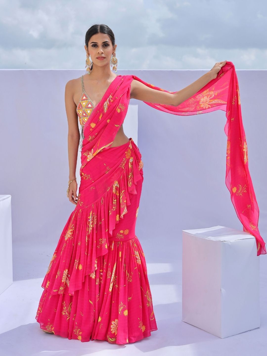 

Foram Patel Floral Pure Georgette Ruffles Saree, Pink