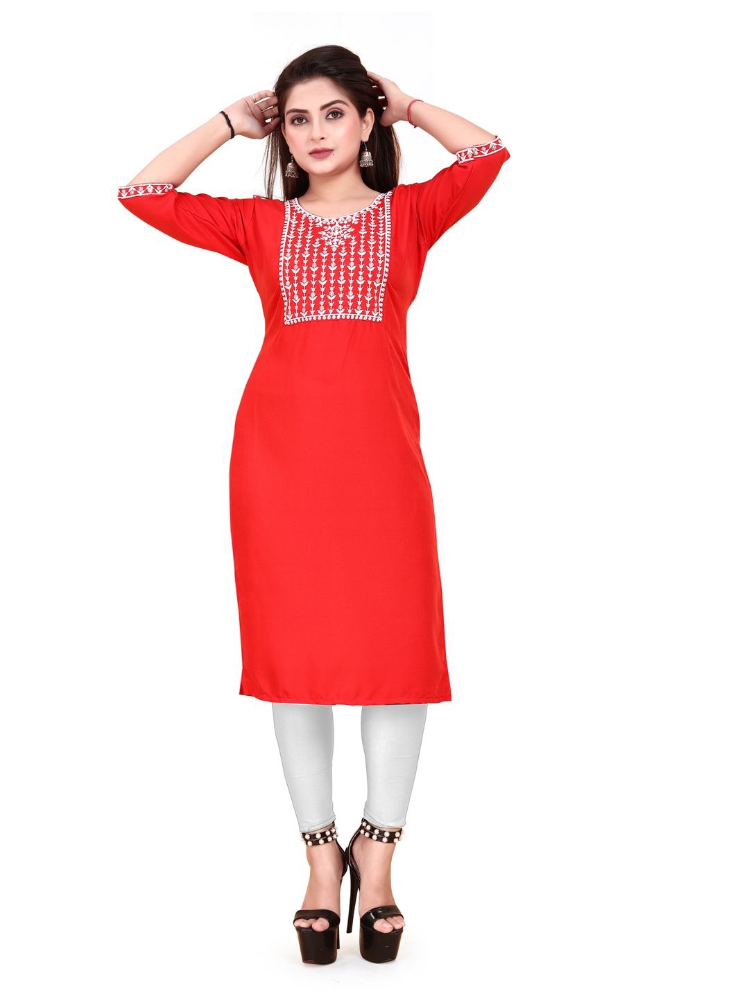 

AKK ENTERPRISE Floral Embroidered Straight Kurta, Red