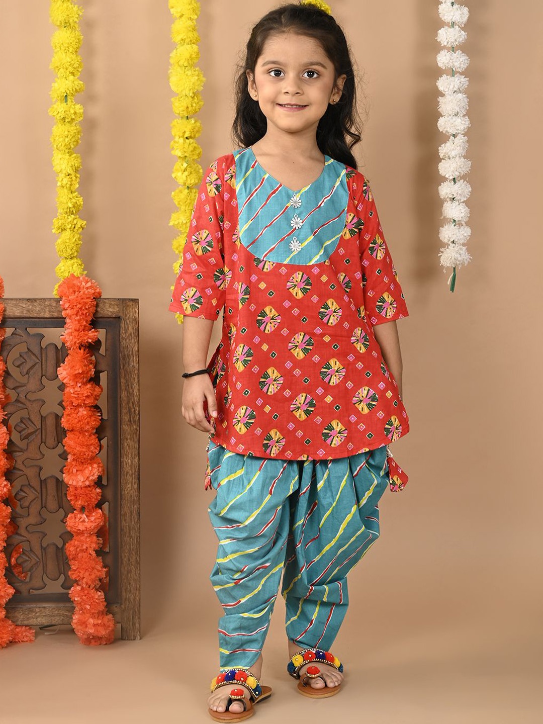 

Sangria Girls Printed Kurta With Dhoti Pant, Red