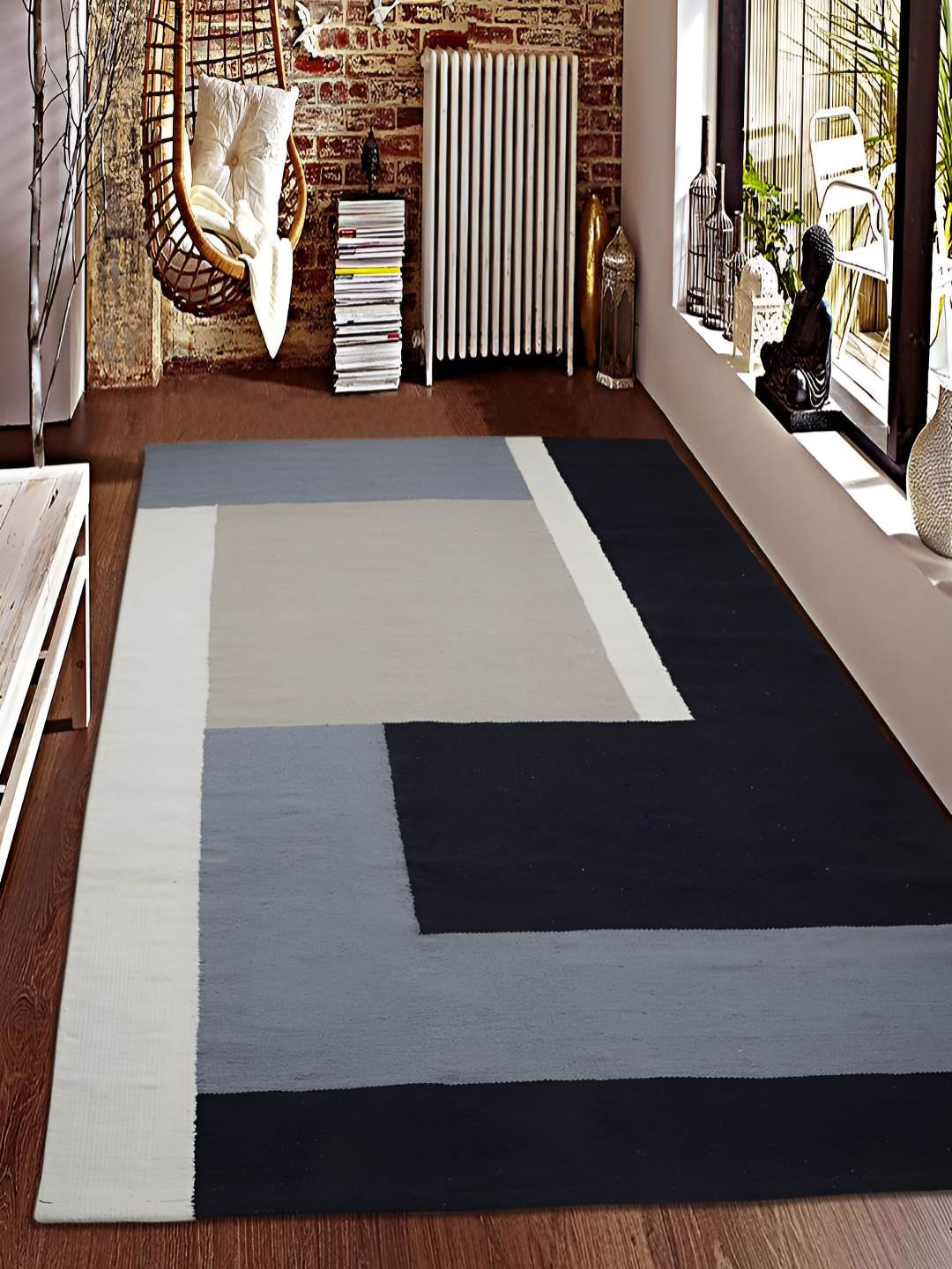 

Saral Home Black & Grey Geometric Cotton Antiskid Dhurries