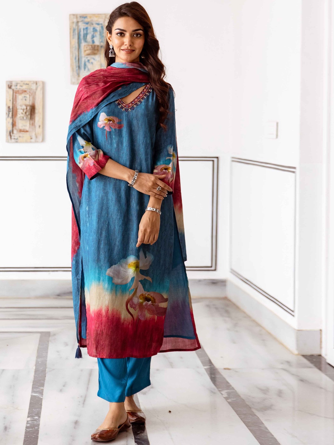 

KALINI Women Floral Printed Thread Work Regular Kurta with Trousers &Dupatta, Blue