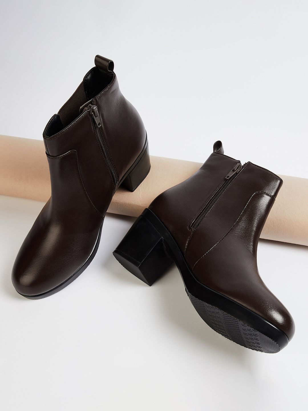 

Ginger by Lifestyle Women Chelsea Boots, Brown