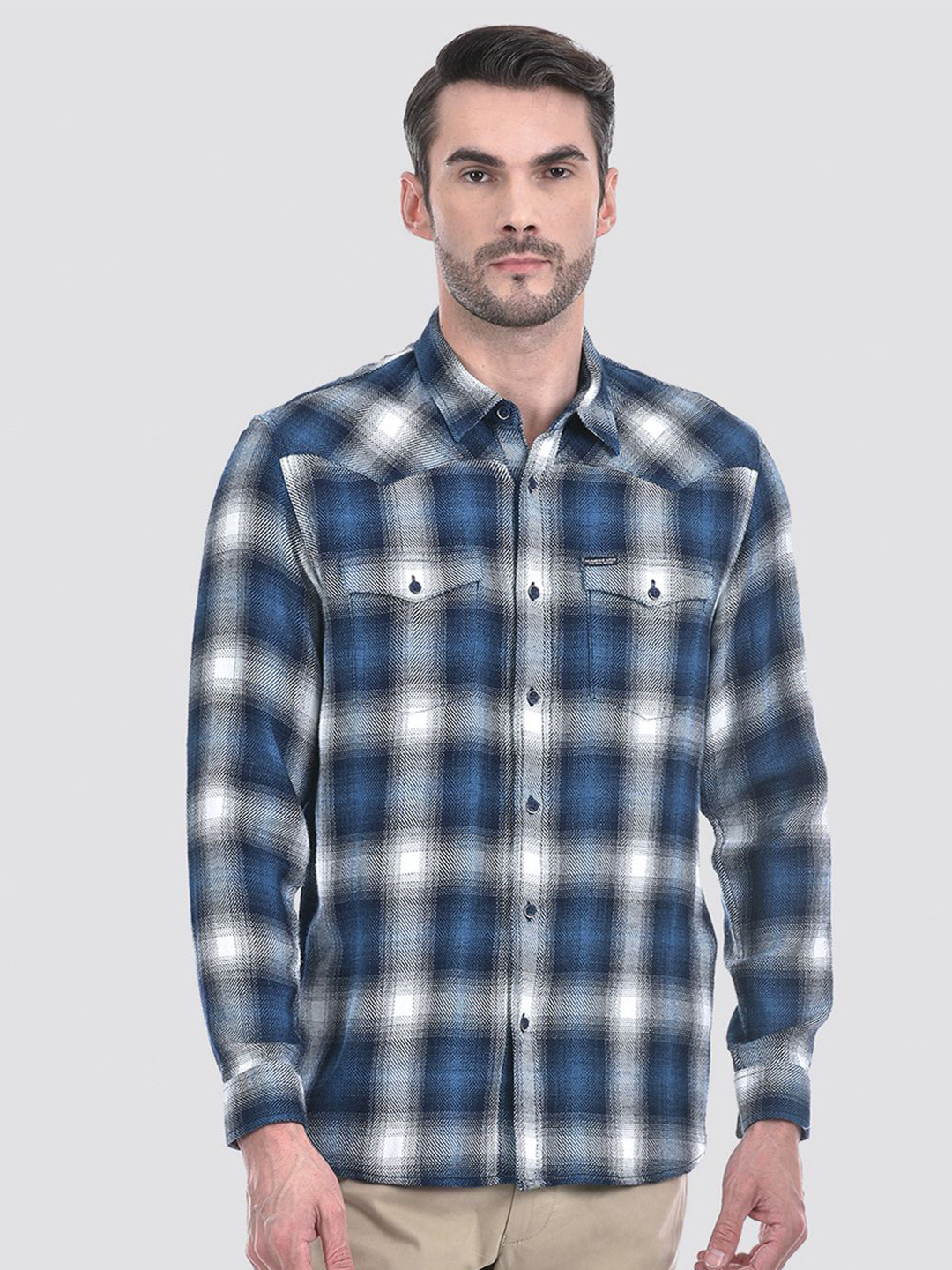 

Numero Uno Men Spread Collar Checked Cotton Slim Fit Casual Shirt, Blue