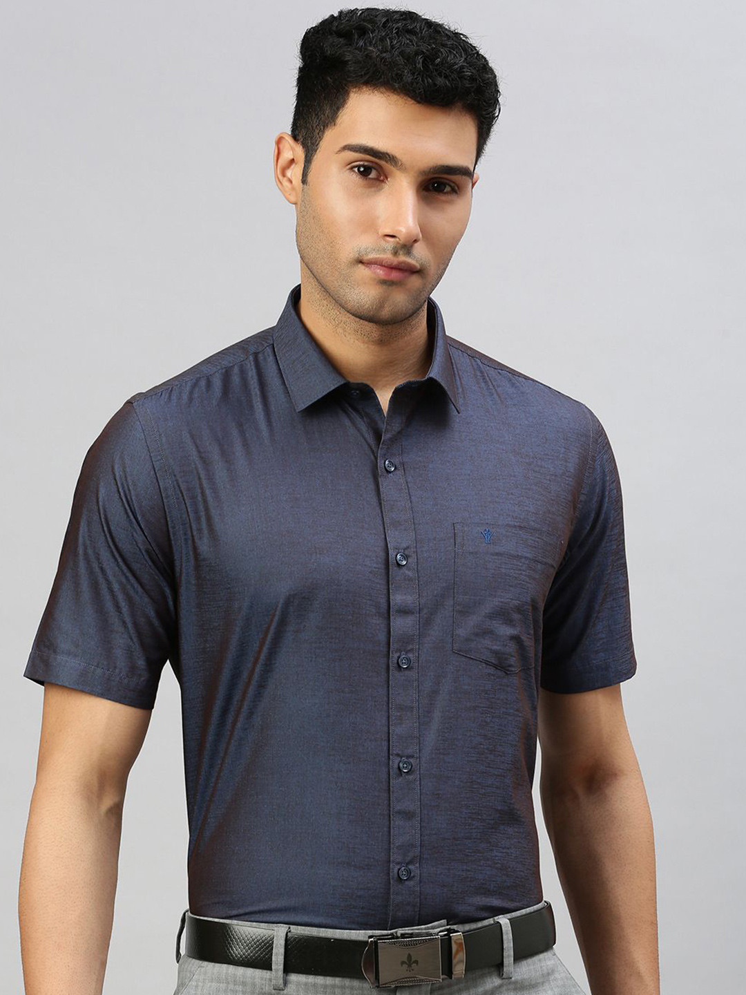 

Ramraj Men Solid Half Sleeve Shirt, Navy blue