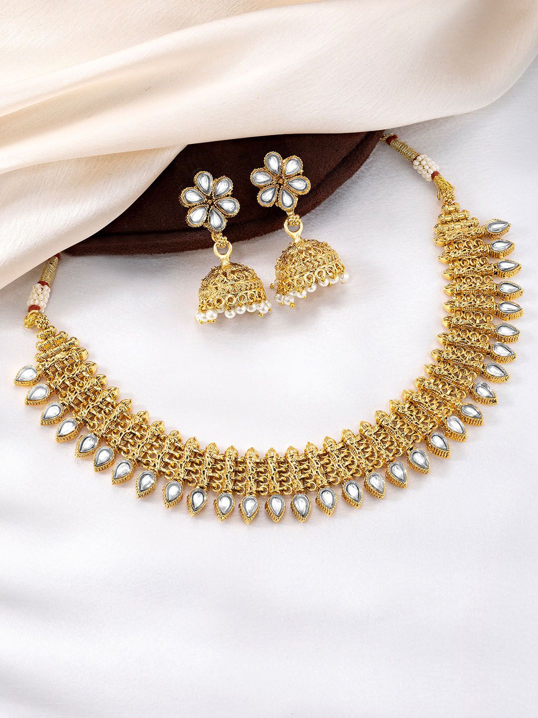 

Peora Gold-Plated Stone Studded & Beaded Jewellery Set