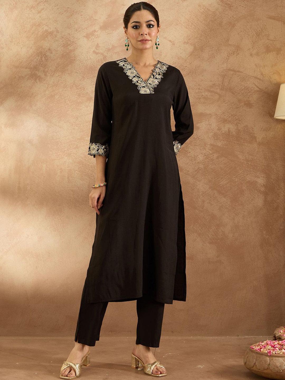 

Indo Era Women Floral Kurta with Trousers, Black