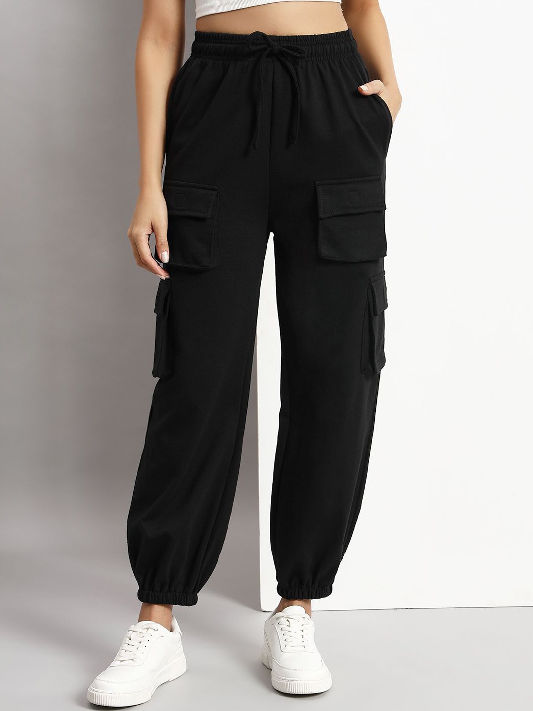 

Q-rious Women Cargos Trousers, Black