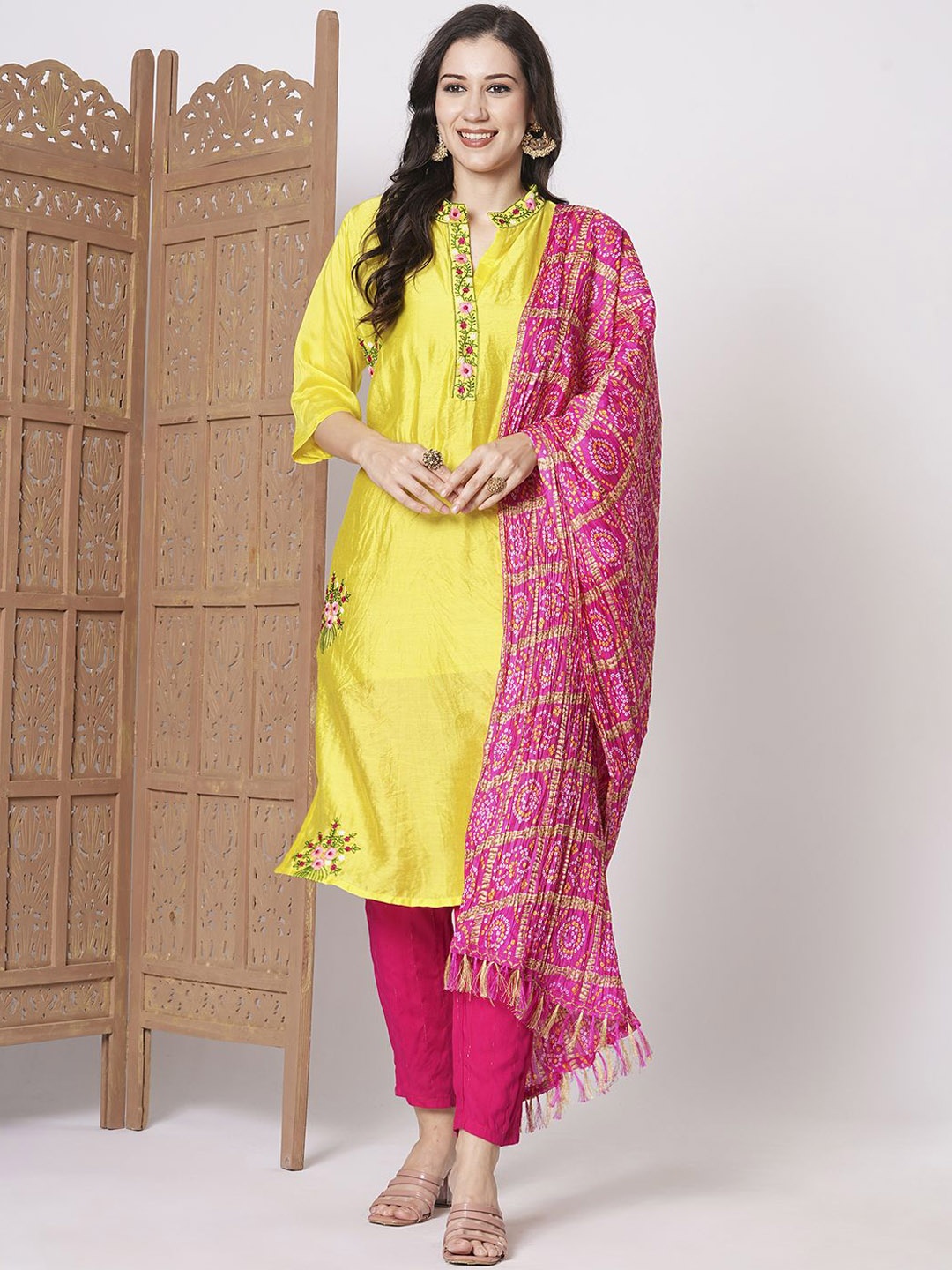 

KAYOMMI Women Floral Yoke Design Regular Thread Work Kurta with Trousers & With Dupatta, Yellow