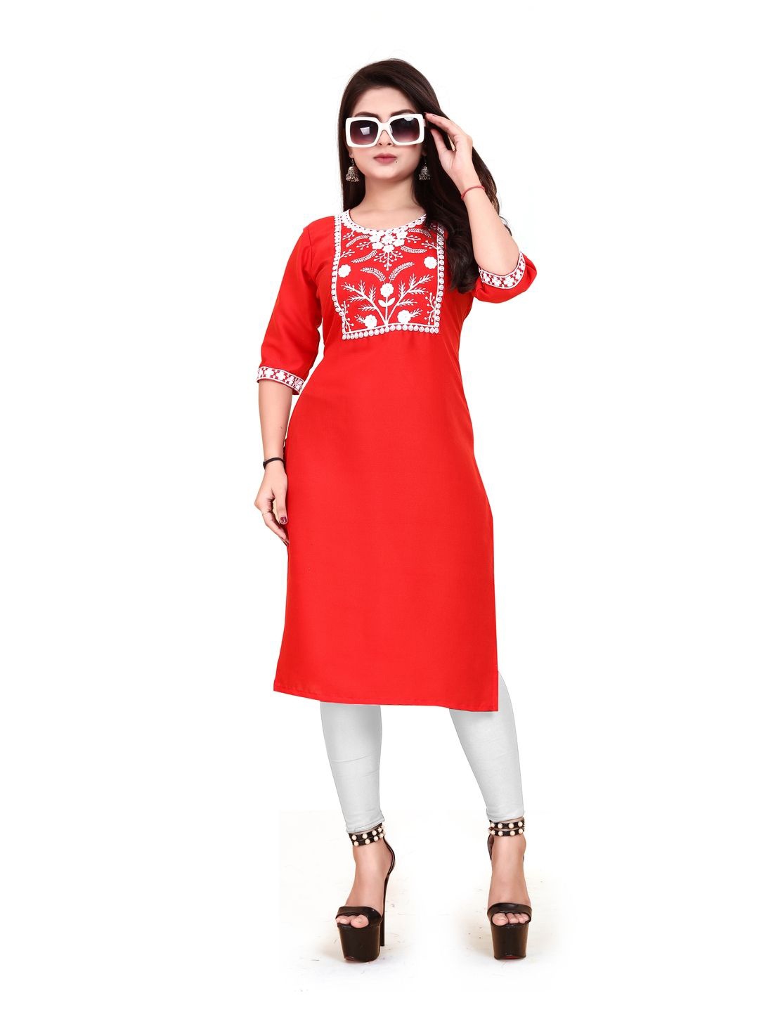 

AKK ENTERPRISE Floral Yoke Design Thread Work Straight Kurta, Red
