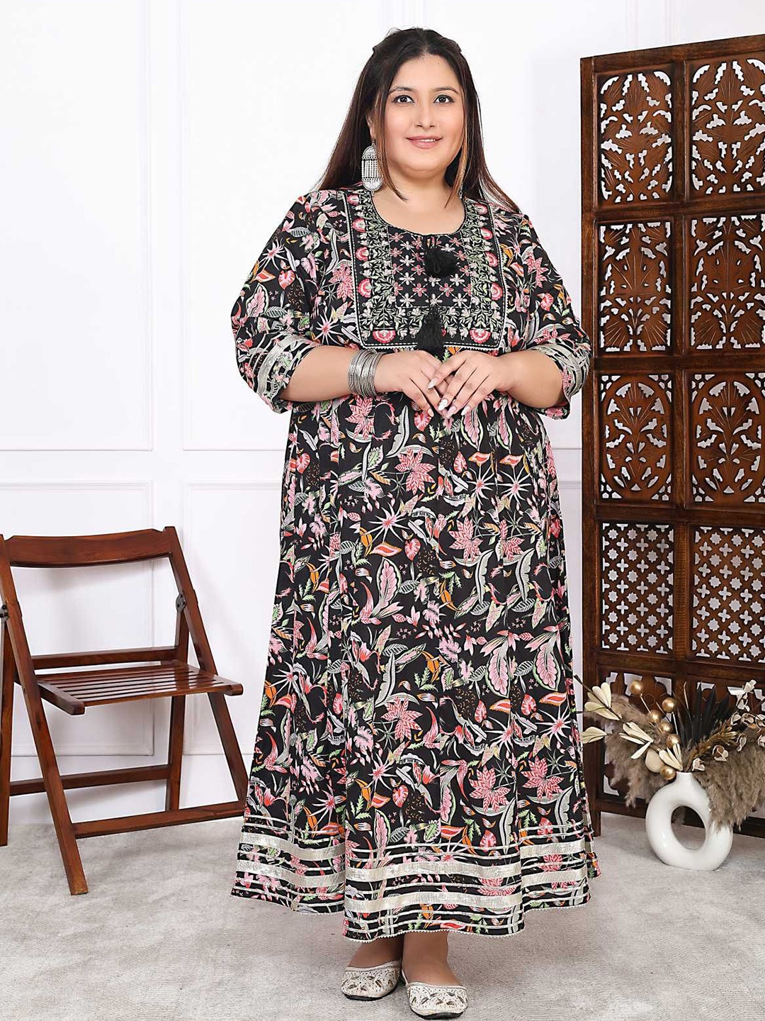 

FLAVIA CREATION Women Plus Size Floral Printed A-Line Kurta, Black