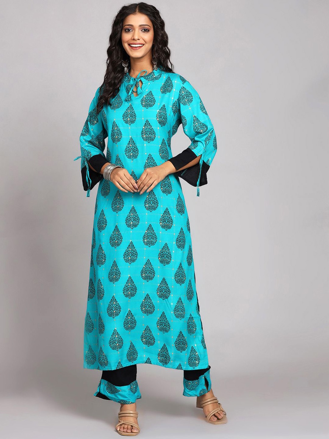 

Chandbaali Women Floral Printed Regular Kurta with Palazzos Set, Blue