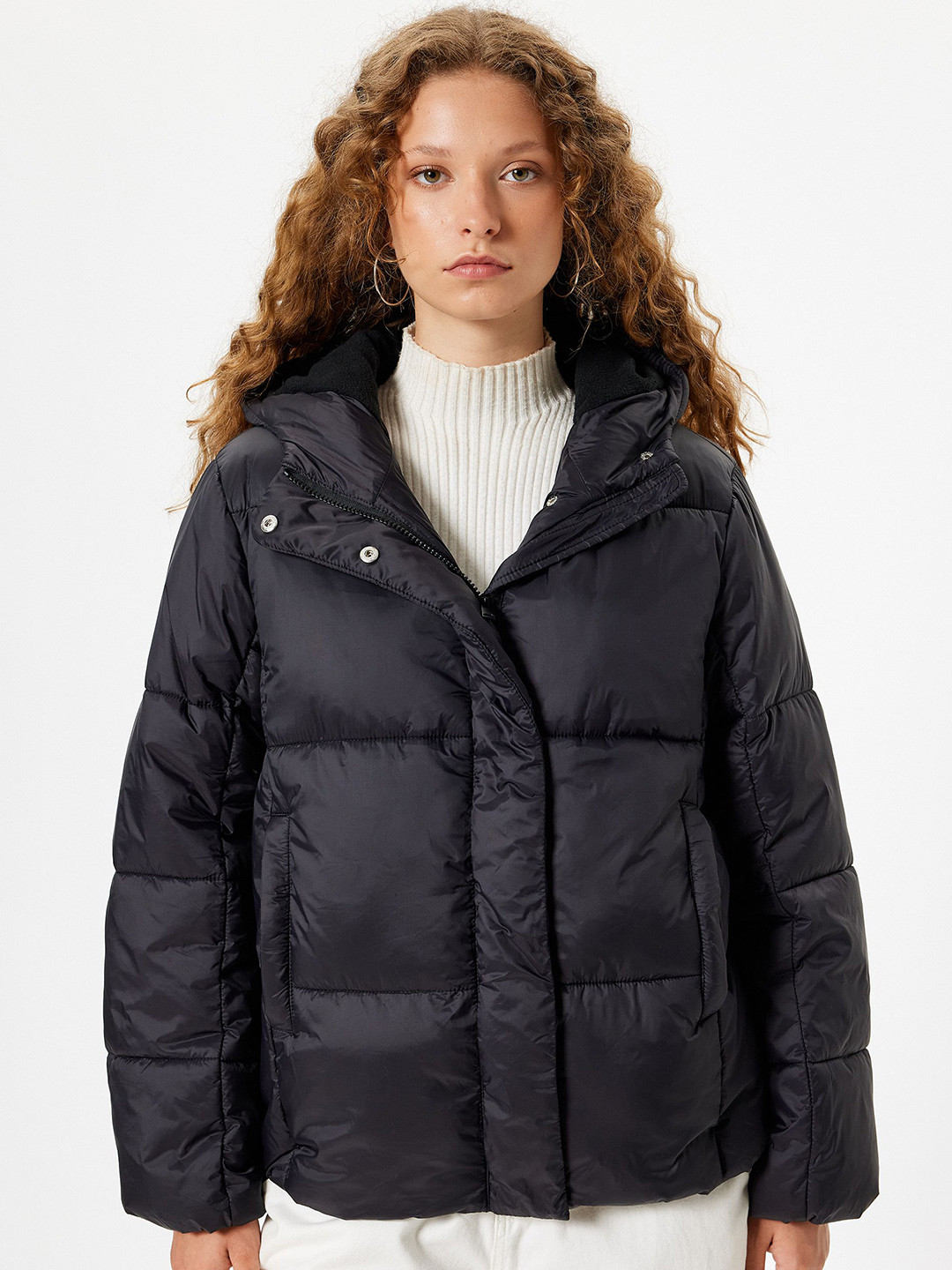 

Koton Women Puffer Jacket, Maroon