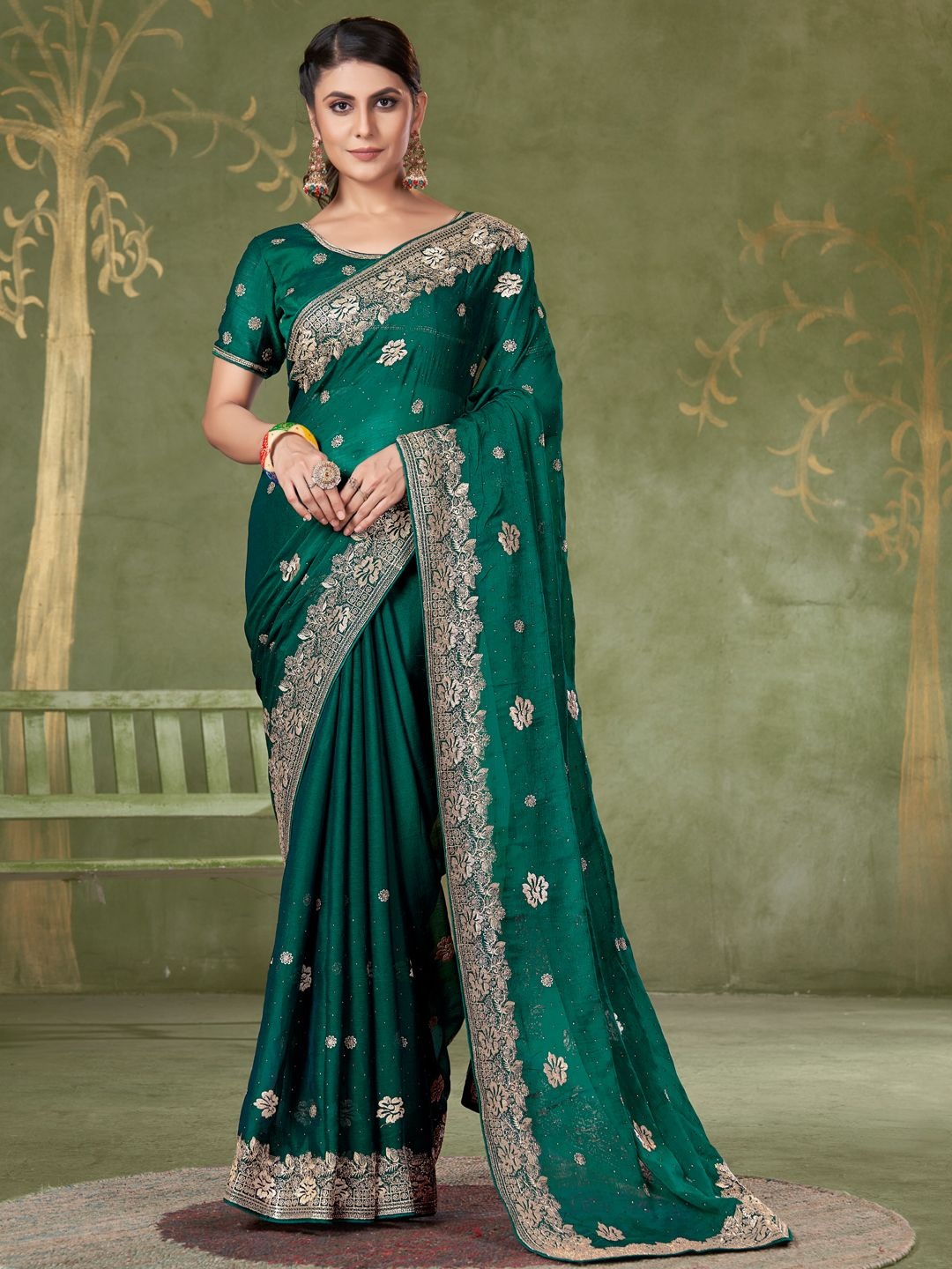 

Panzora Ethnic Motifs Embroidered Saree, Green