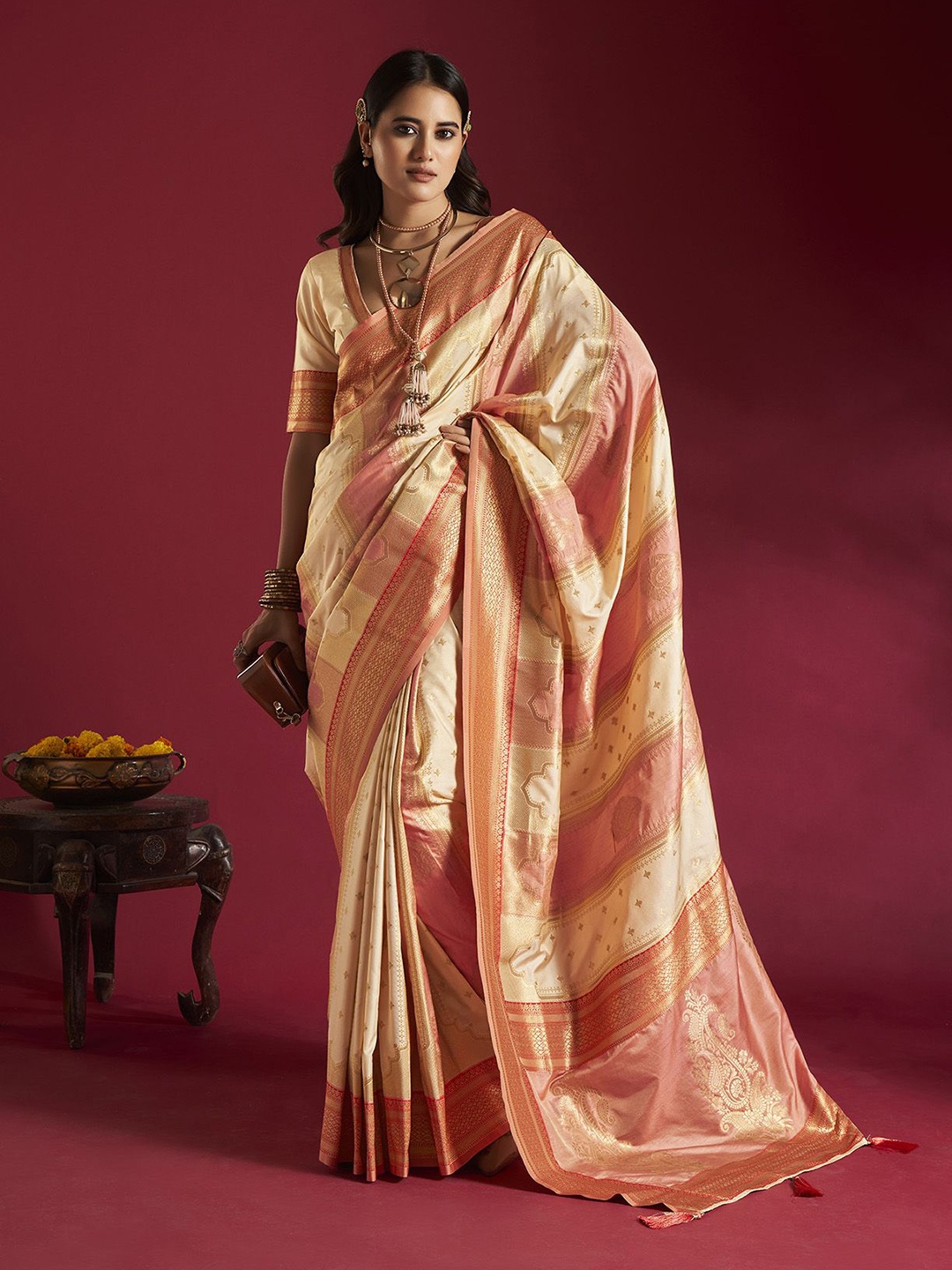 

elora Woven Design Zari Banarasi Saree, Peach