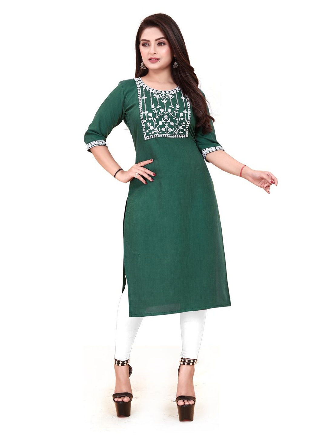 

AKK ENTERPRISE Women Floral Embroidered Kurta, Green