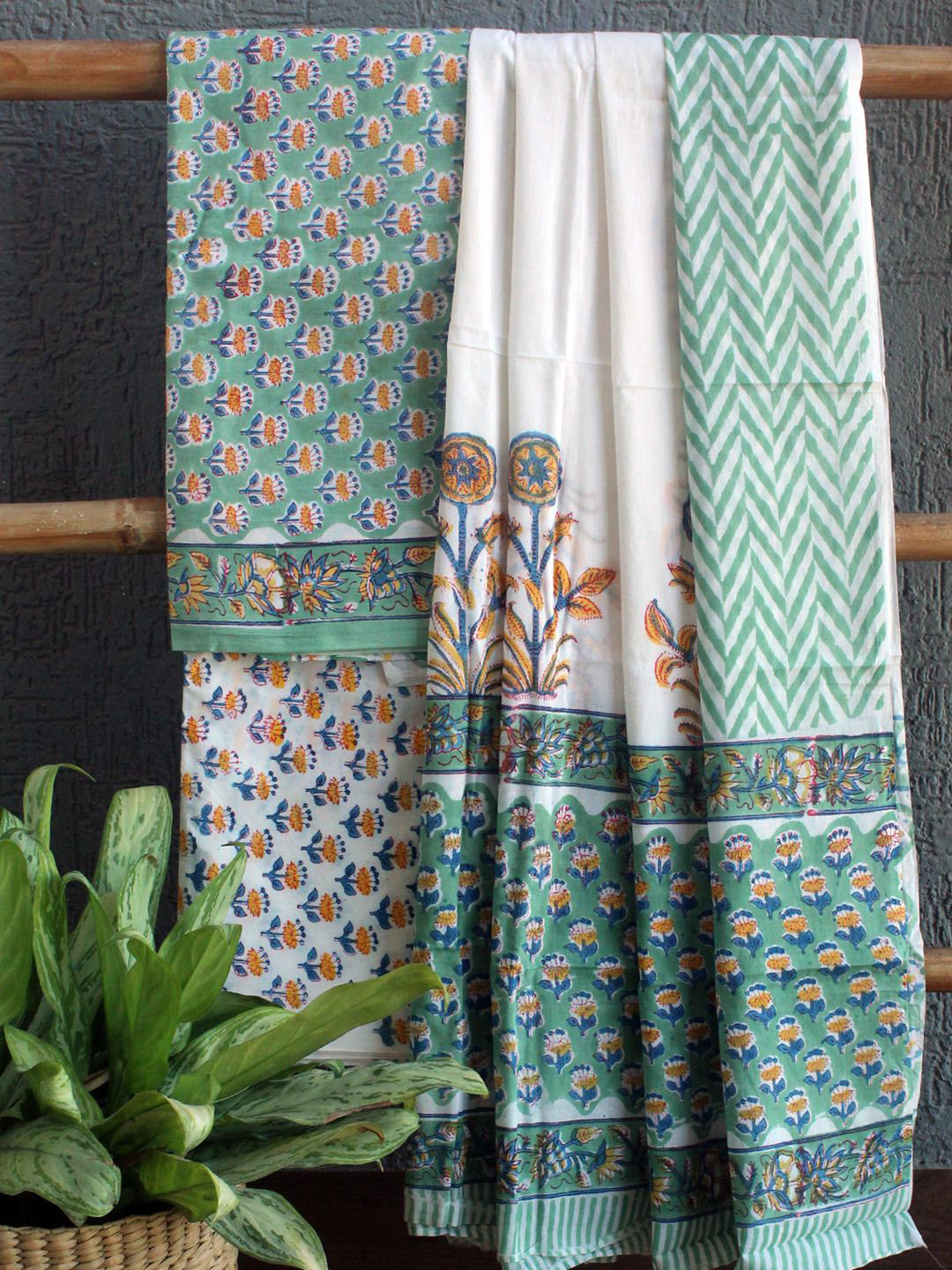 

Weaves of Tradition Printed Pure Cotton Unstitched Dress Material, Green