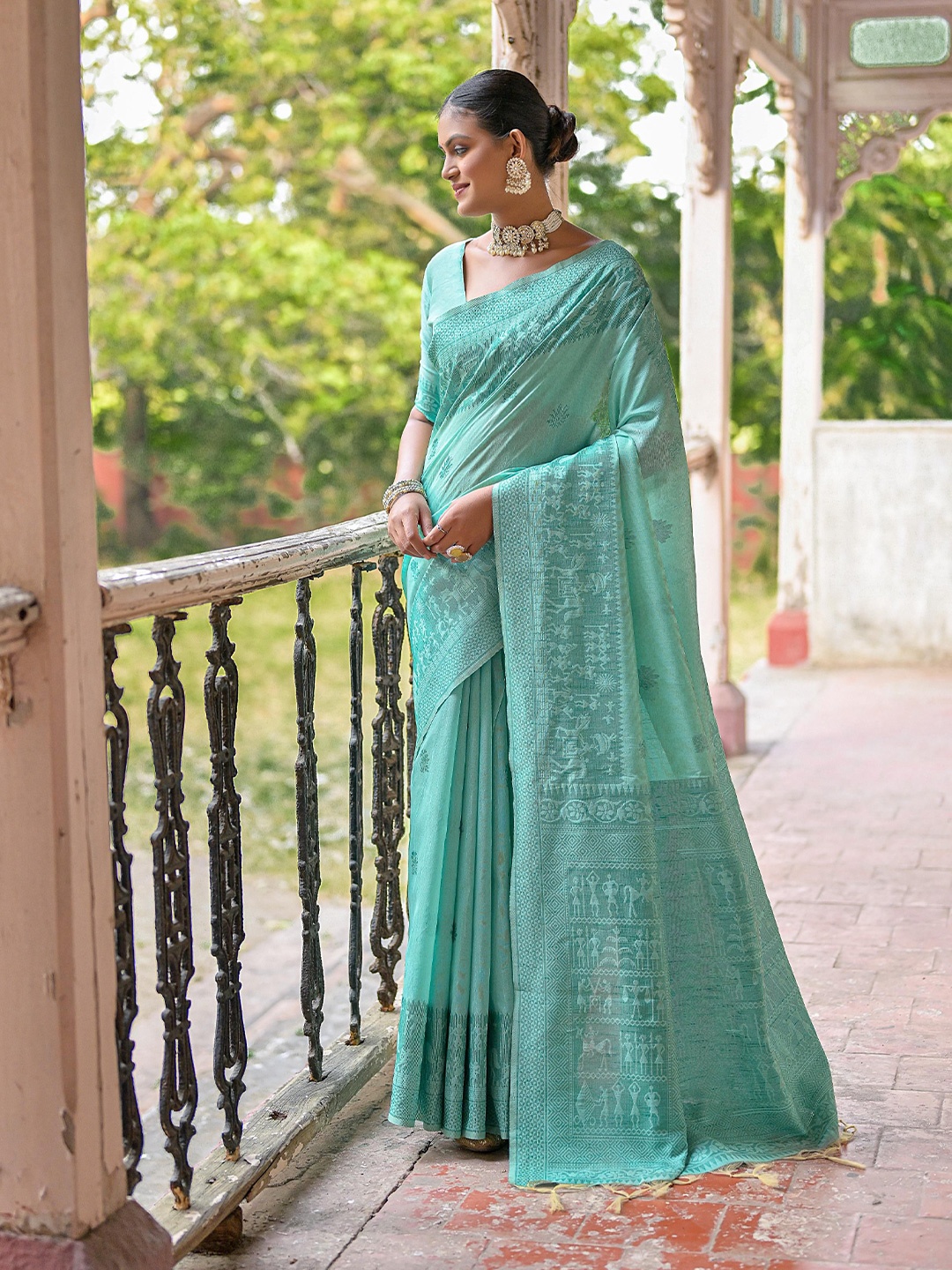 

Kandora Woven Design Zari Pure Silk Saree, Blue