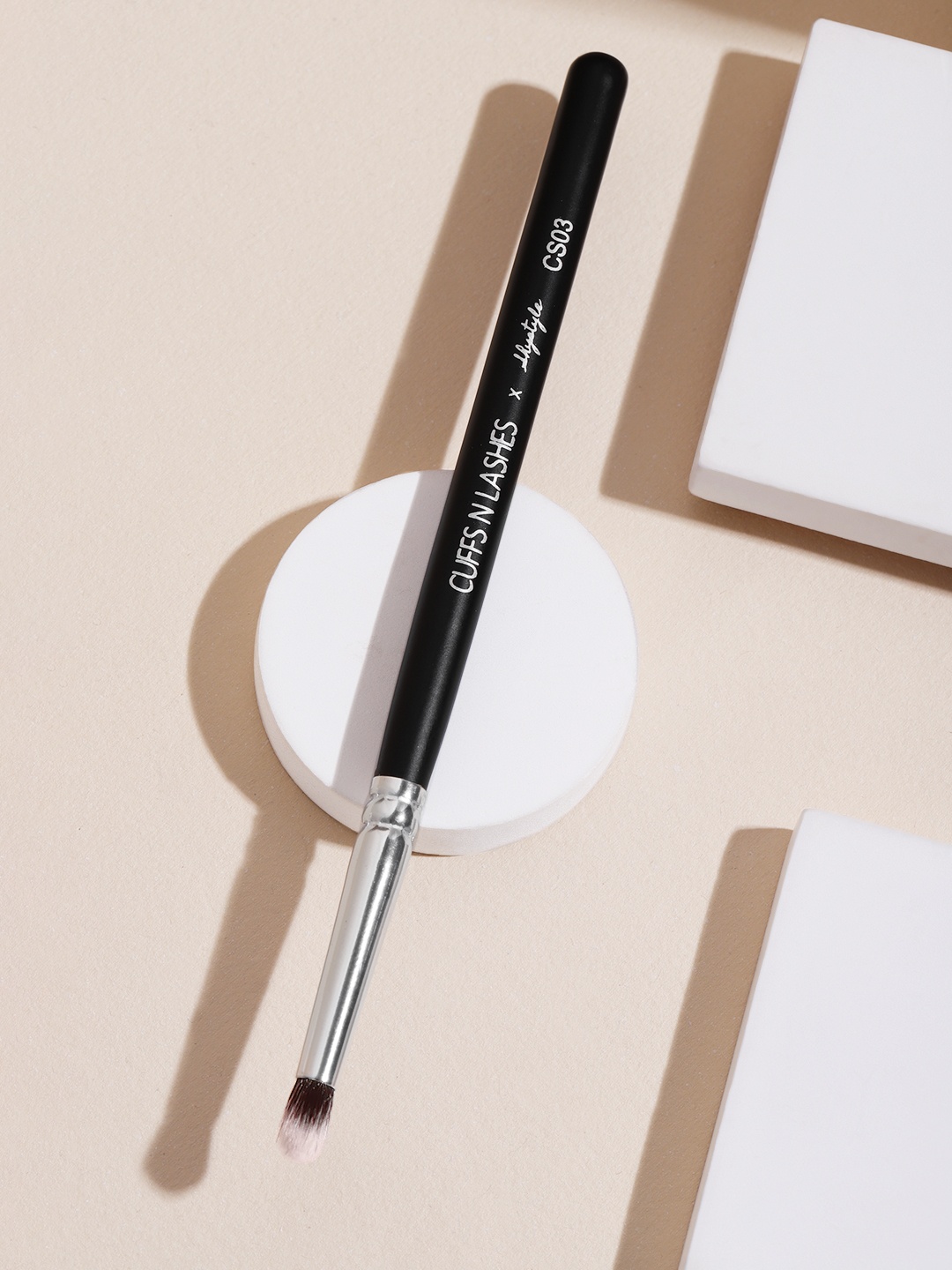 

CUFFS N LASHES X Shystyles Small Dome Makeup Brush CS03, Black
