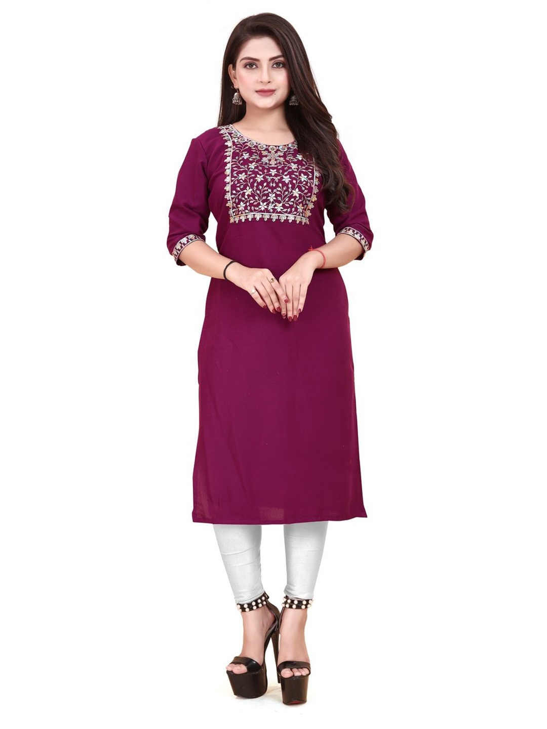 

AKK ENTERPRISE Floral Embroidered Straight Kurta, Purple