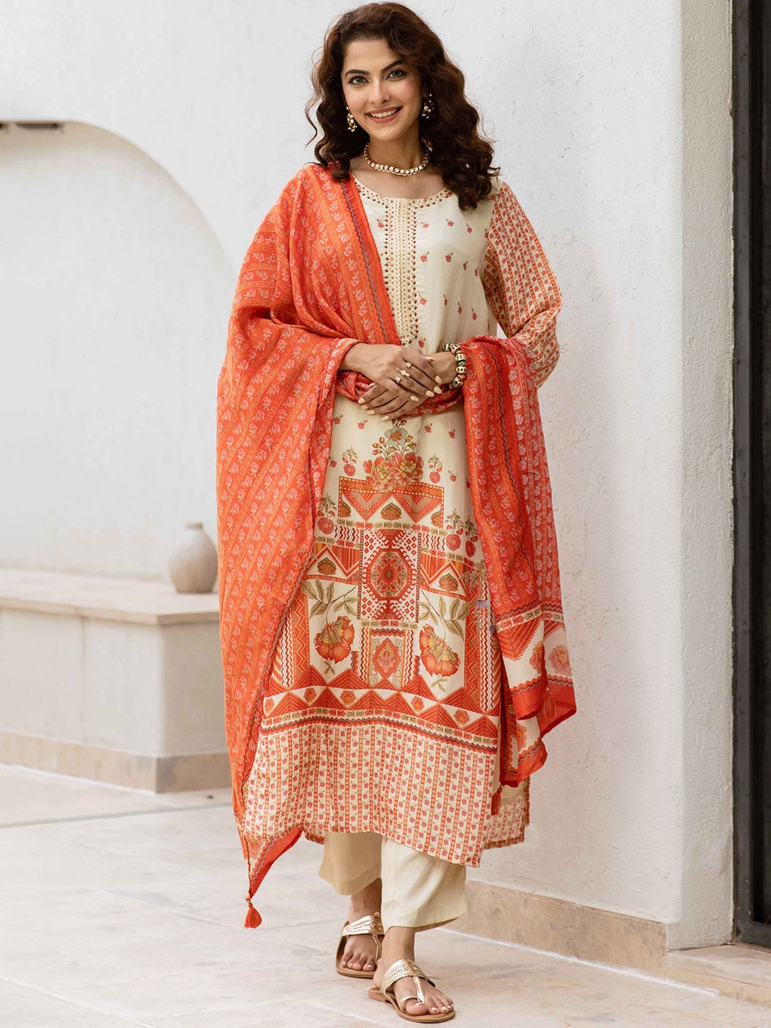 

Nehamta Women Floral Printed Regular Beads and Stones Kurta With Trousers & Dupatta, Cream