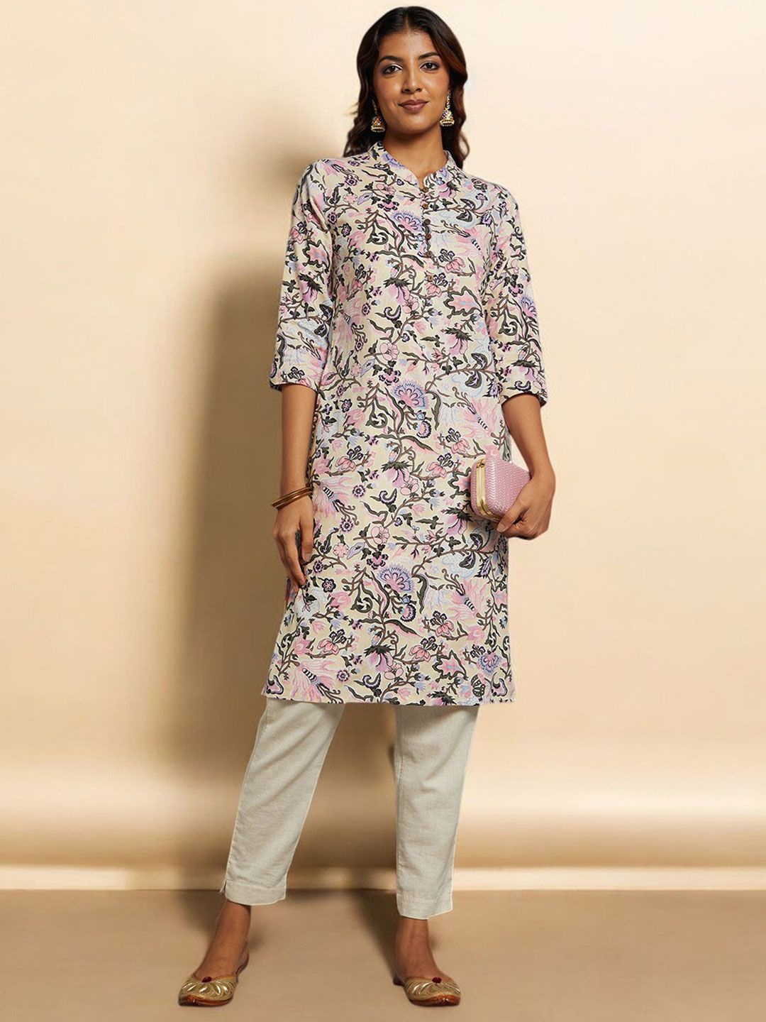 

Chandbaali Floral Printed Pure Cotton Kurti, Beige