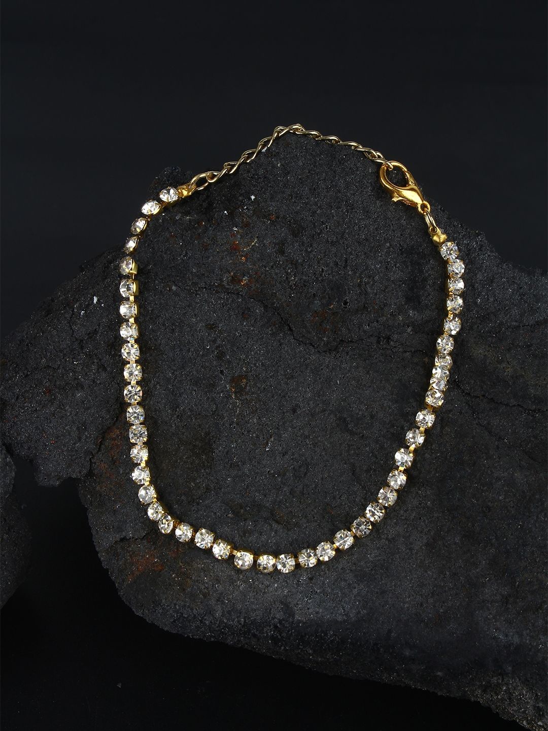 

KPOP Brass Cubic Zirconia Gold-Plated Charm Bracelet
