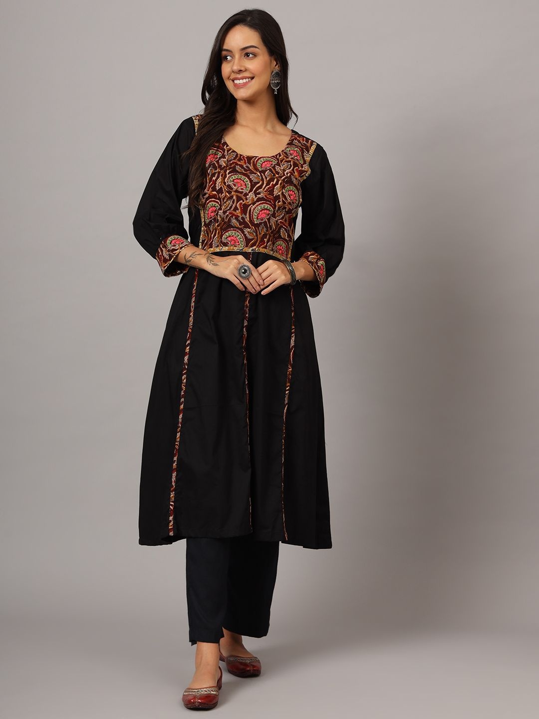 

DART STUDIO Women Floral Printed Pure Cotton Kurta with Trousers, Black