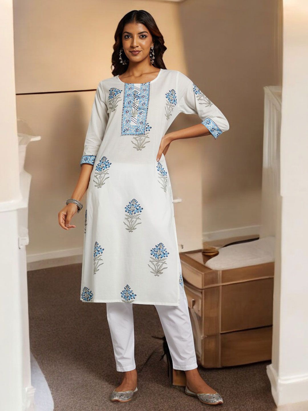 

Chandbaali Women Floral Printed Kurta, White