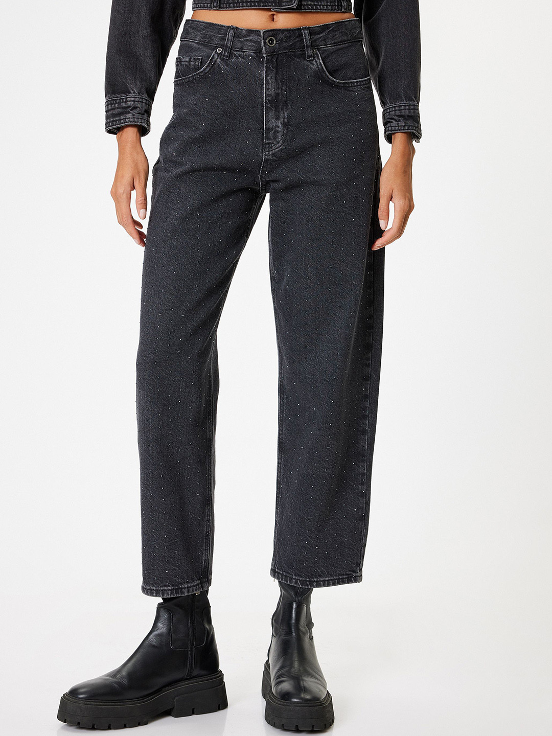 

Koton Women Solid Cotton Mid-Rise Regular Trousers, Black