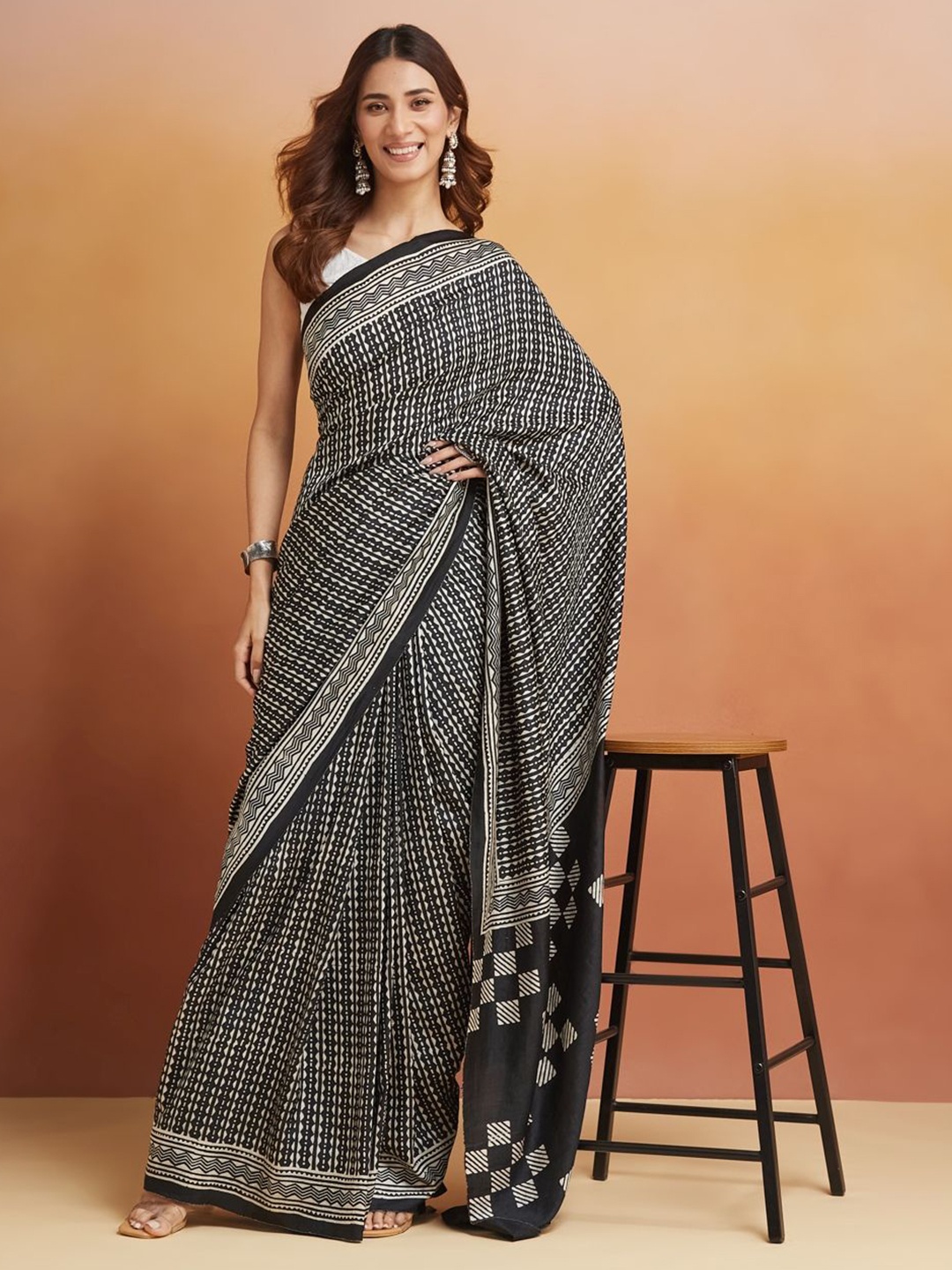 

Fabindia Geometric Printed Pure Silk Saree, Black