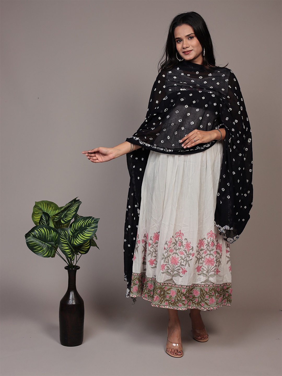 

Bohekant Women Pure Cotton Bandhani Dupatta, Black