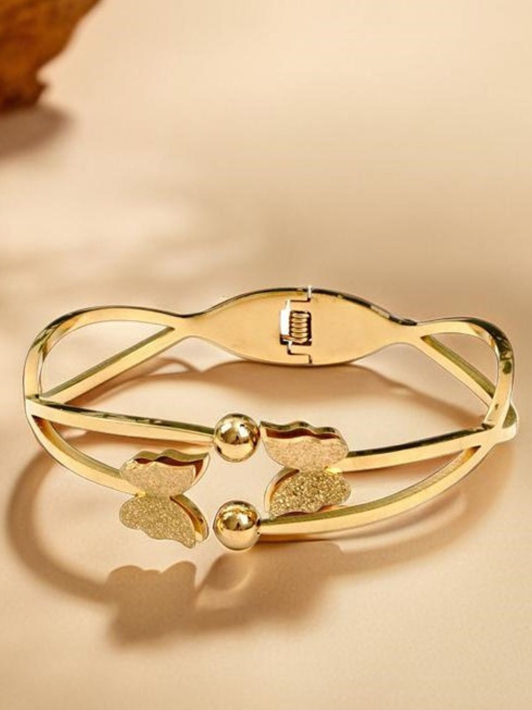 

MANSIYAORANGE Gold-Plated Anti-Tarnish Butterfly Kada Bracelet