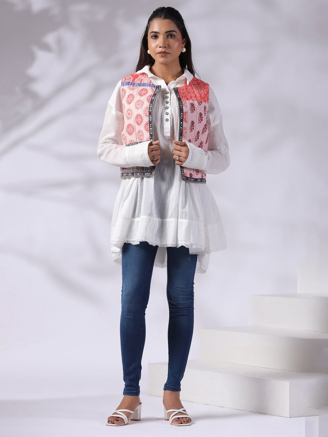 

Nyaro Women Geometric Crop Open Front Jacket with Embroidered, Orange