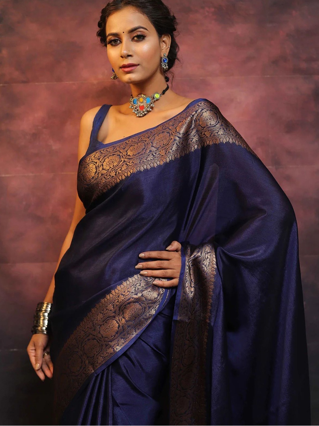 

QENY Solid Banarasi Saree With Zari Border, Navy blue