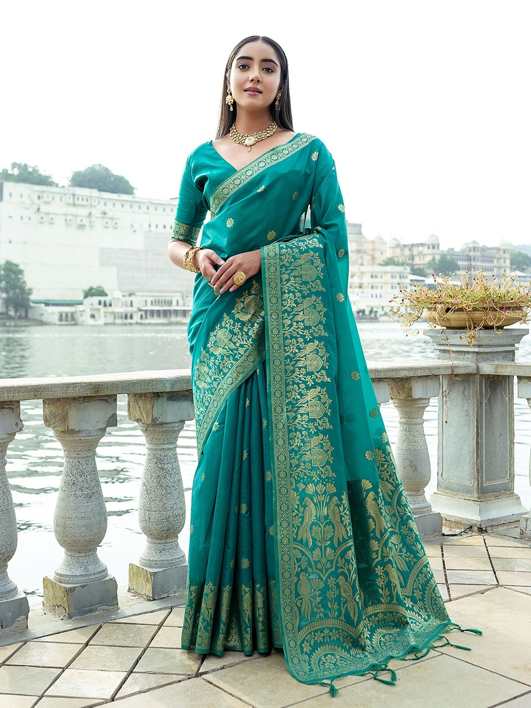 

Kandora Woven Design Zari Pure Silk Saree, Teal